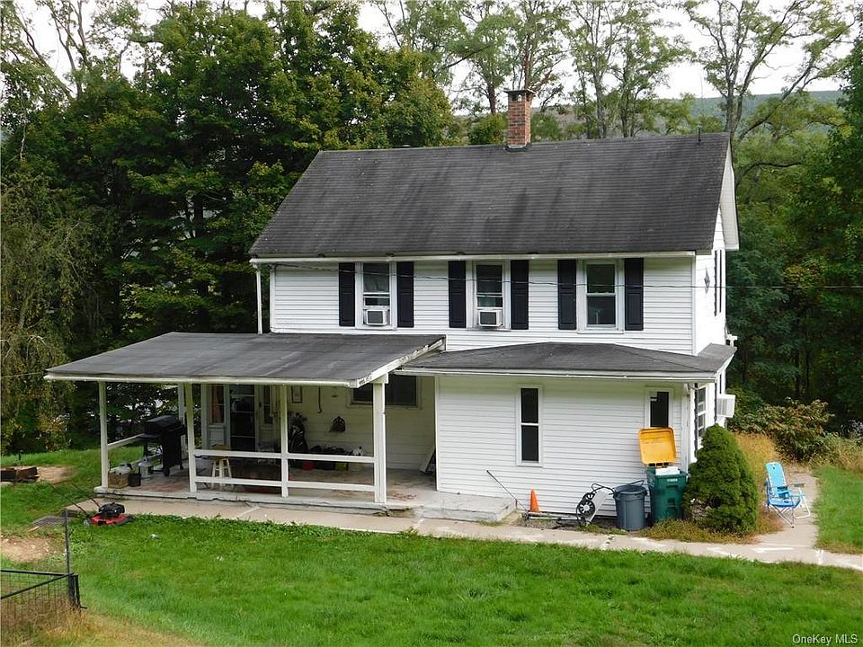 1st image of 4 Pumpkin Ln