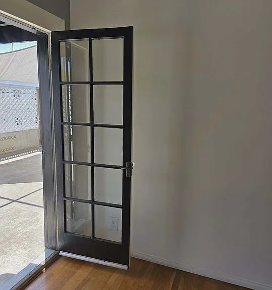 1275 N Wilton Pl #C — Photo 3