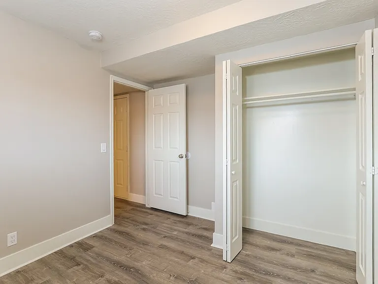 6873 S 3235 W — Photo 21
