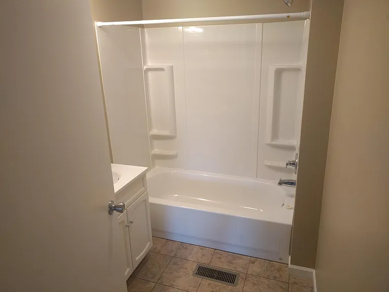 210 William St — Photo 10