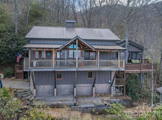 236 Dove Dr, Maggie Valley, NC 28751
