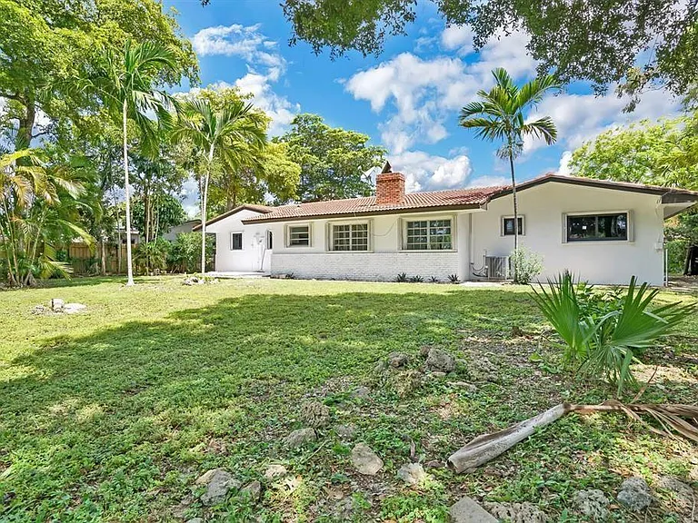 4190 SW 4th St — Photo 30