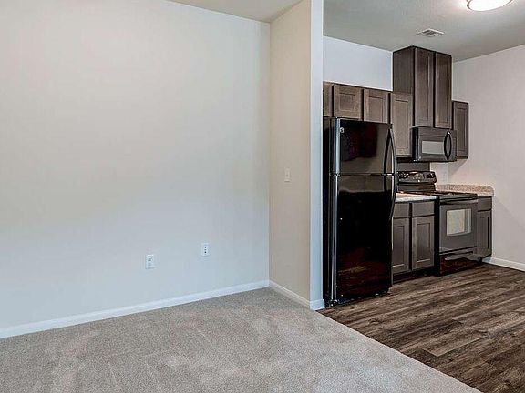 5th image of 4121 Williams Dr #8602cbee2