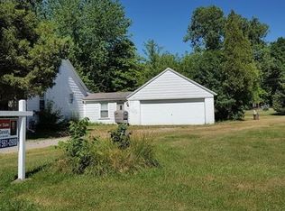 9775 Vivian St, Taylor, MI