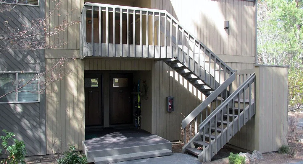 Fully Furnished 1 Bed 1 Bath NW Bend — Photo 1