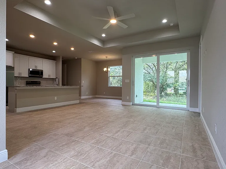 1304 Andover Dr — Photo 3