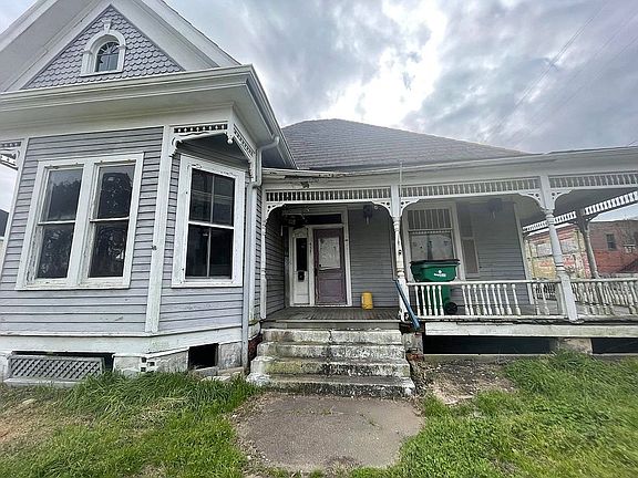 2nd image of 617 1st St