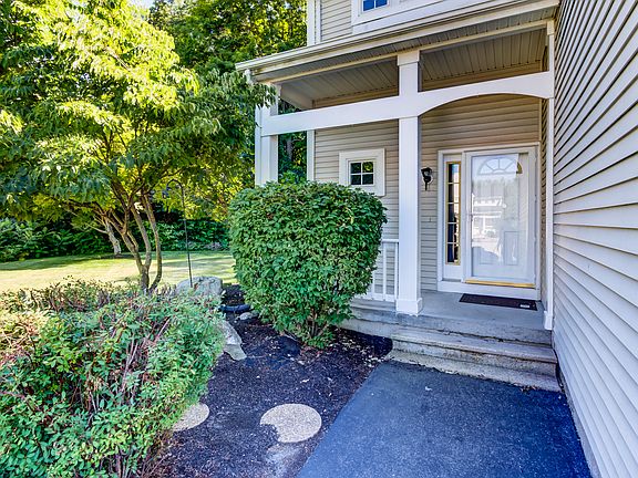 2nd image of 28 Ptarmigan Dr #28