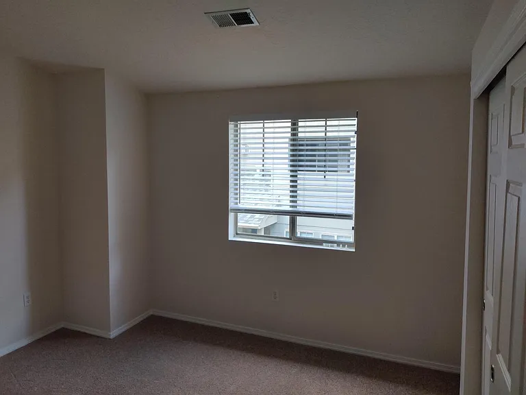 76 Loma Vista Dr — Photo 14