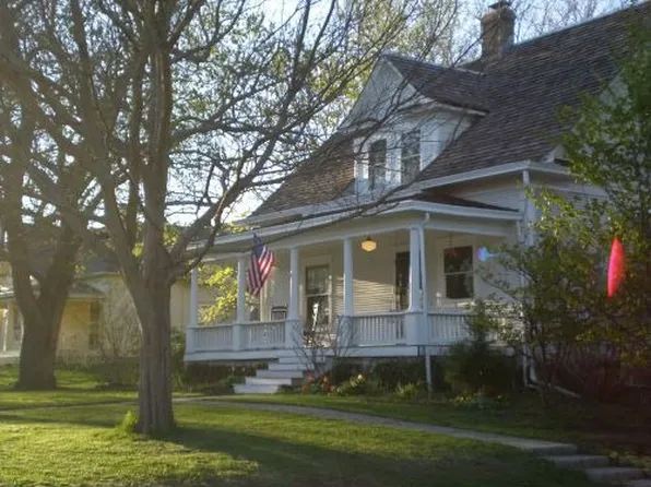 306 SE 5th St, Lees Summit, MO 64063