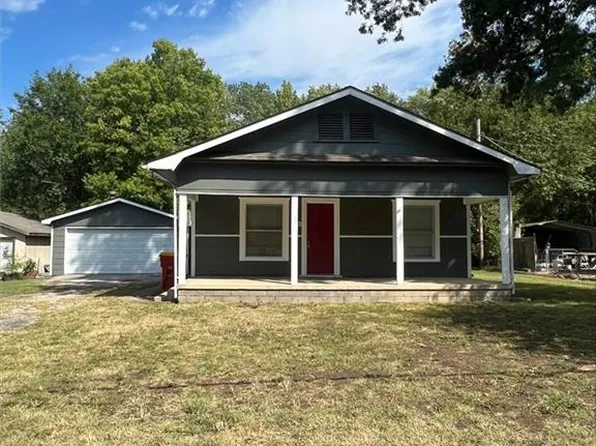 908 W 6th St, Pittsburg, KS 66762