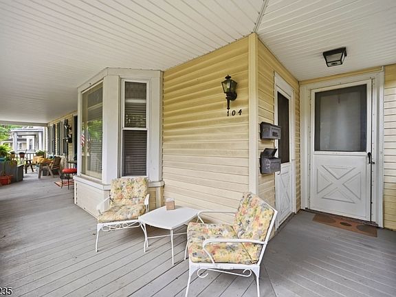 2nd image of 104 Maple Ave APT 1