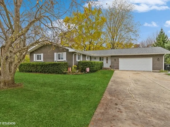 3703 Weingart Rd, Johnsburg, IL 60051