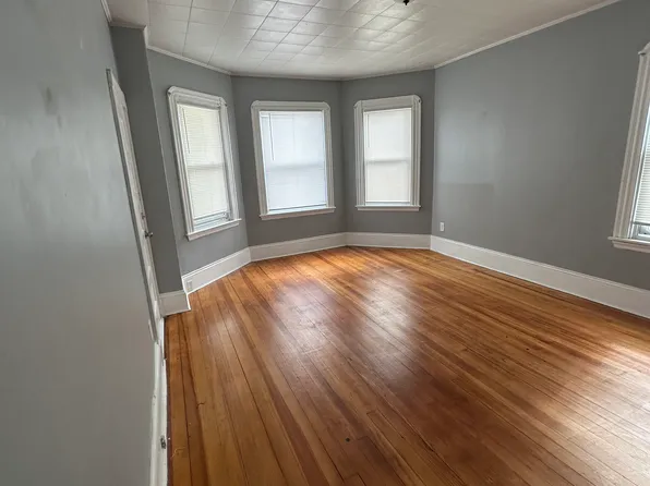 17 Stapleton St #2, New Bedford, MA 02740