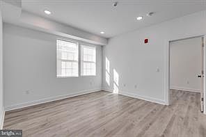 3rd image of 715 W Cumberland St #5