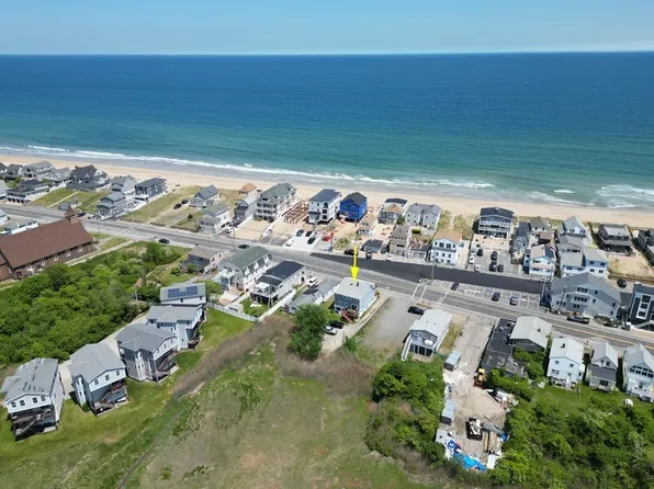 125 N End Blvd, Salisbury, MA 01952