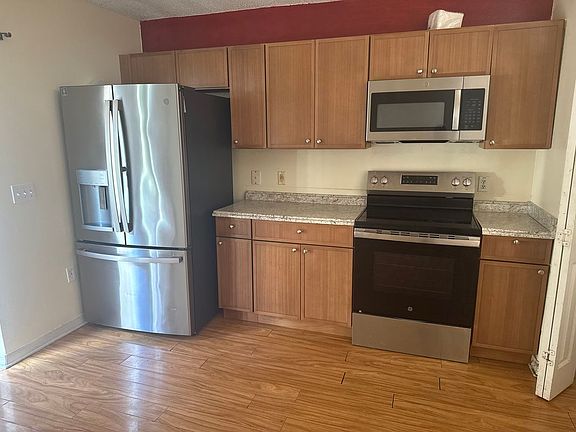 3rd image of 2065 Whispering Trails Blvd