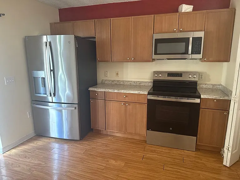 2065 Whispering Trails Blvd — Photo 3