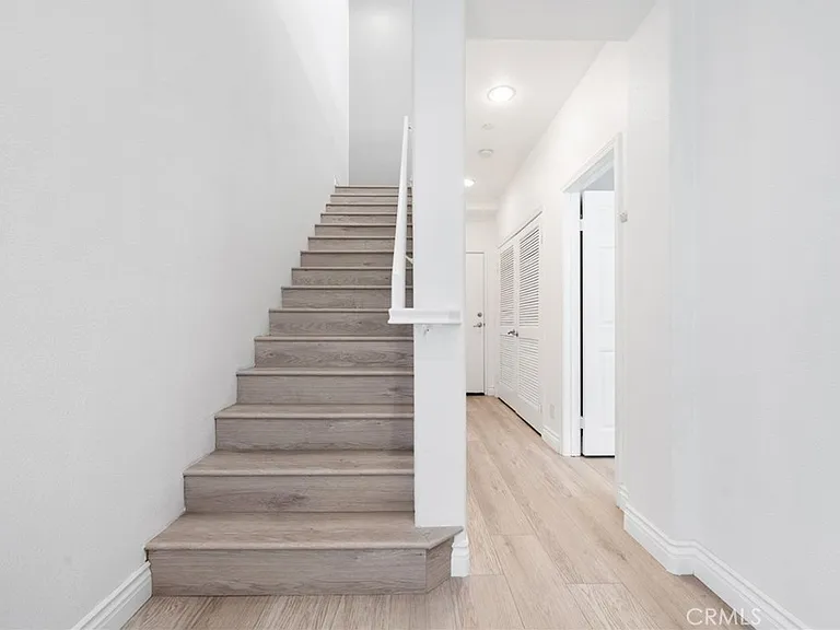 648 W 1st St — Photo 7