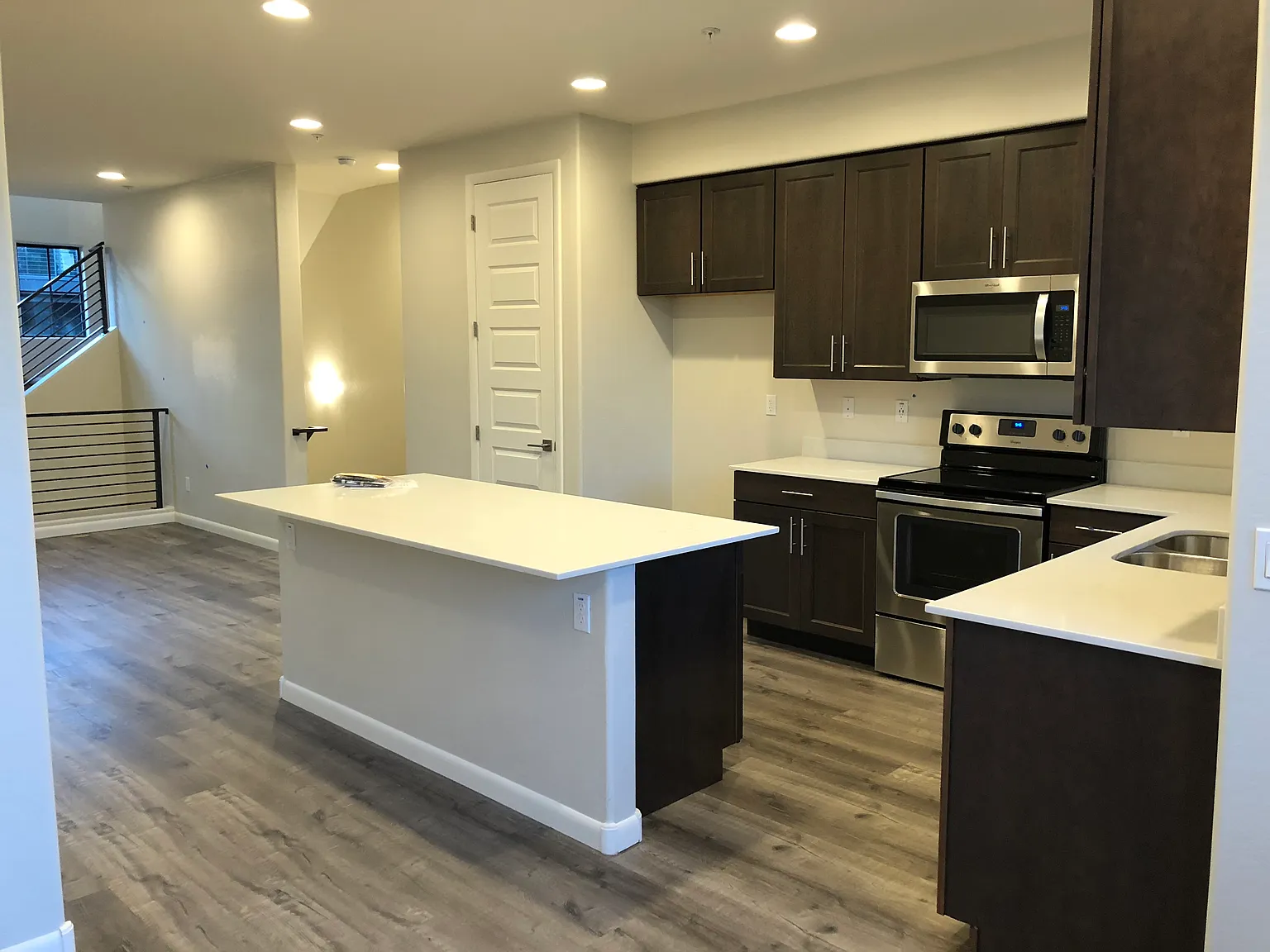 2090 S Dorsey Ln — Photo 3