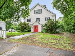 22 Pleasant St, Georgetown, MA 01833