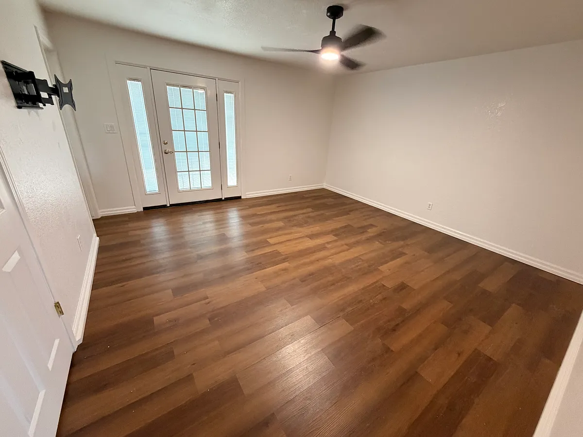 Building Photo - 36313 Avenue 12