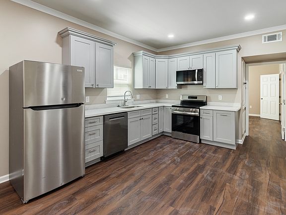 3rd image of 8934 Palm St #8932
