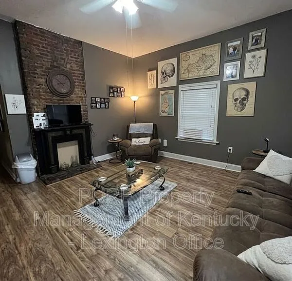 444 N Broadway — Photo 2