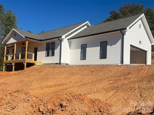112 Max View Dr, Leicester, NC 28748