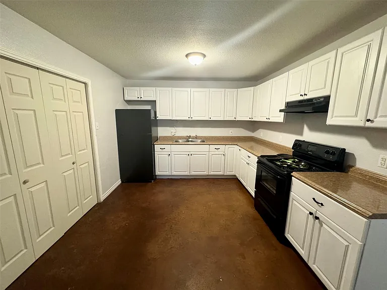 709 San Saba St #A — Photo 6