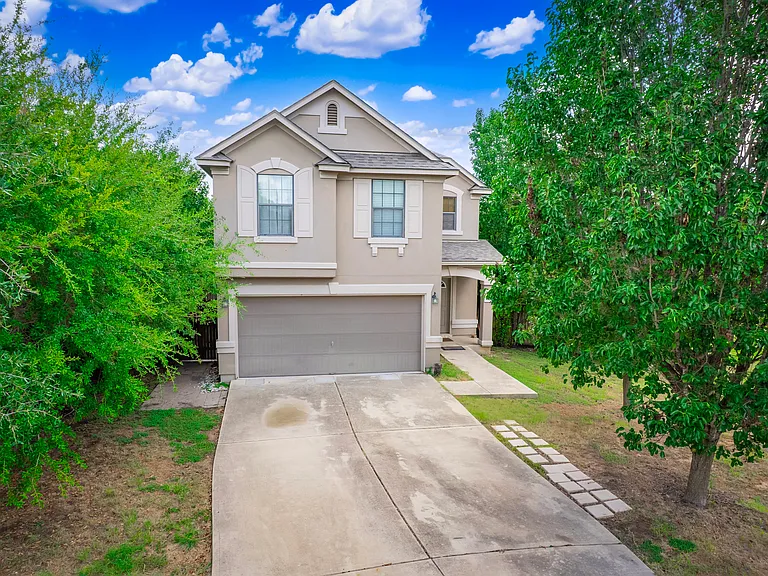 141 Clover Cv — Photo 1