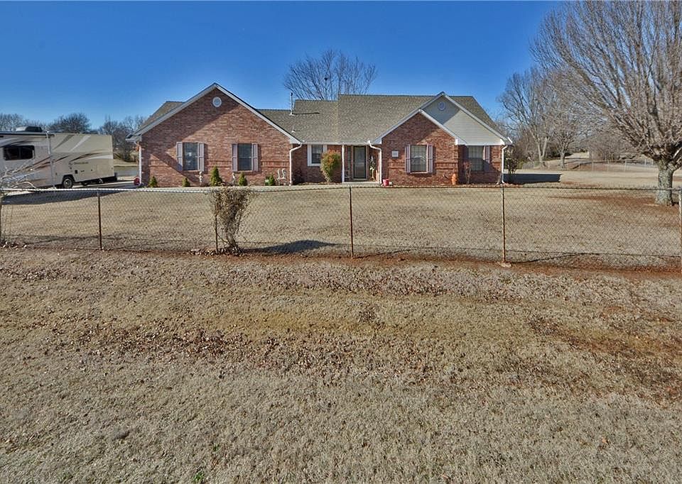 1st image of 10801 S Center Ln