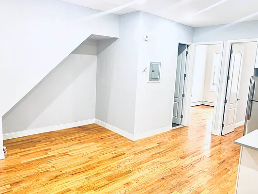Rented by Gold Management | media 2
