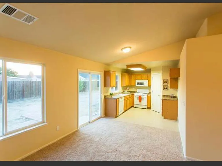 3612 Clay Ct — Photo 3