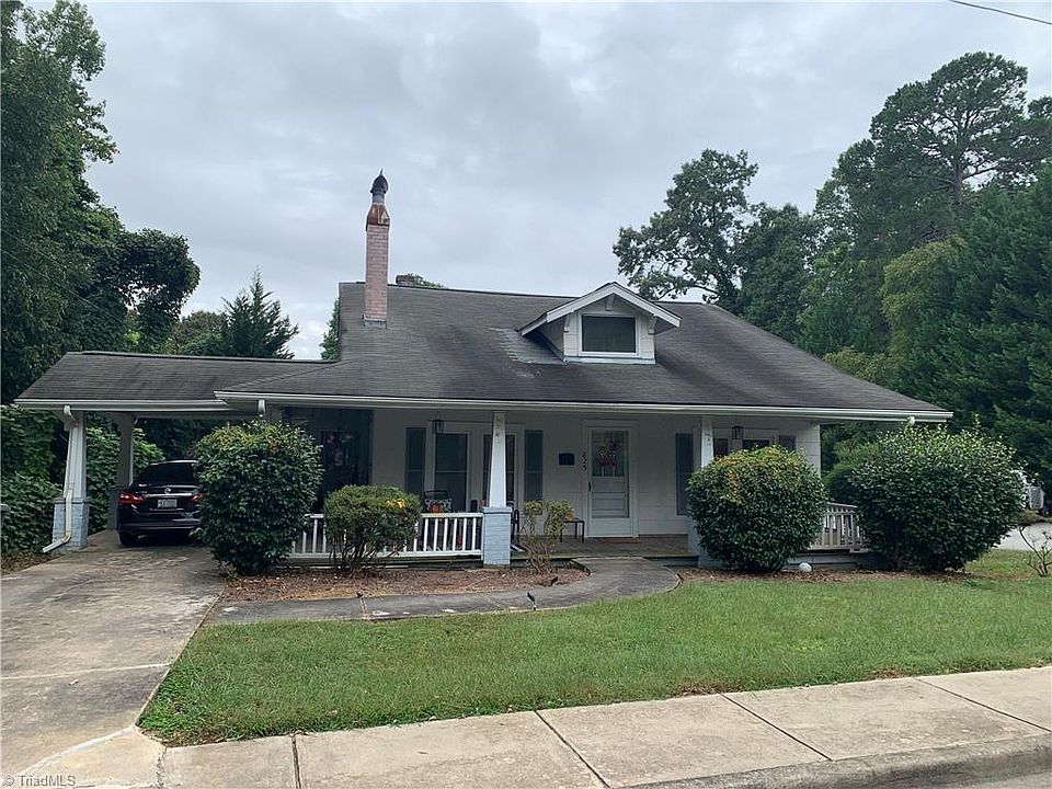 2nd image of 827 Dixon Ave