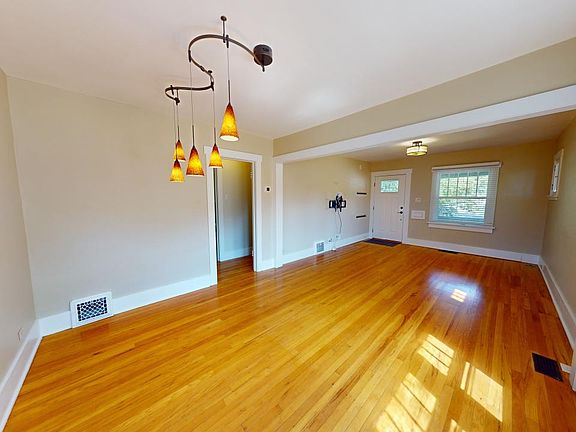 5th image of 1589 S Clarkson St