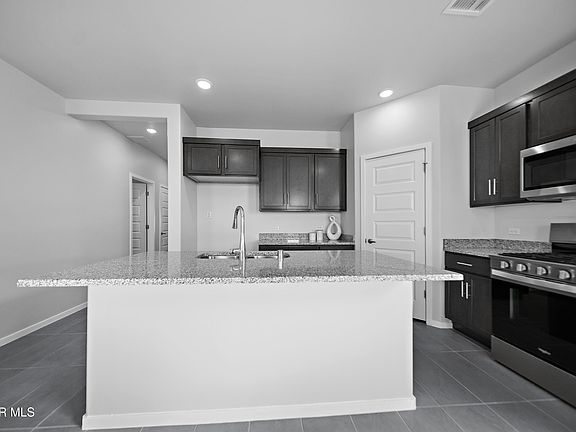 5th image of 13912 Margaret Ponce Ave