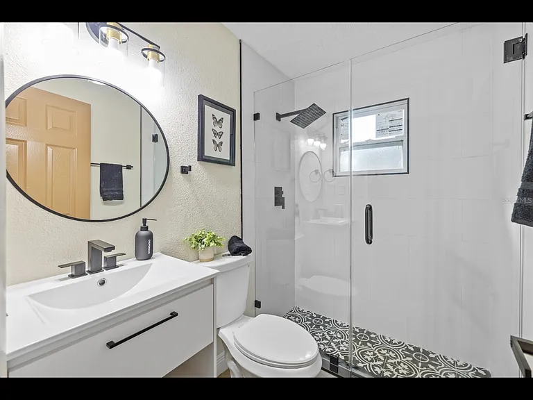1206 E Osborne Ave — Photo 7