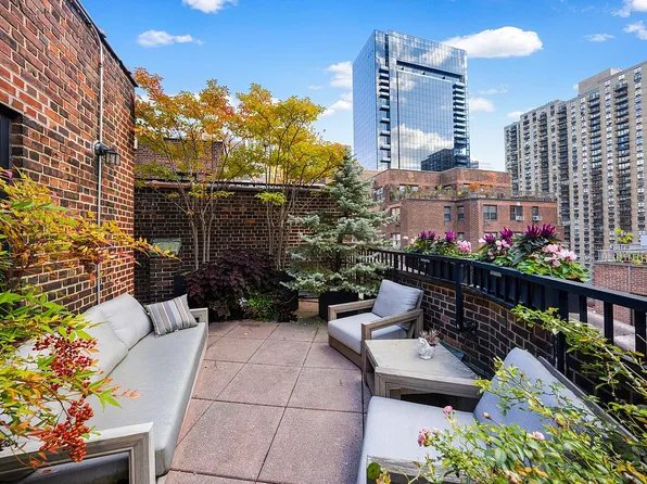 314 41st St Unit Ph2b, New York, NY 10017