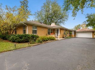 1855 Happ Rd, Northbrook, IL 60062