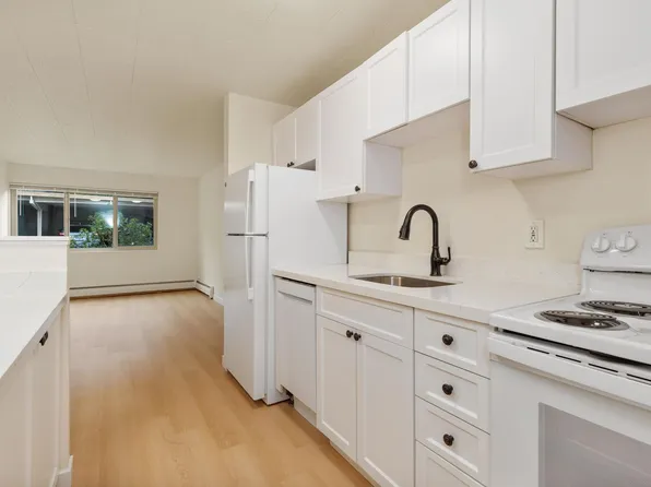 Seasons Apartments, 324 W Olympic Pl APT 203, Seattle, WA 98119