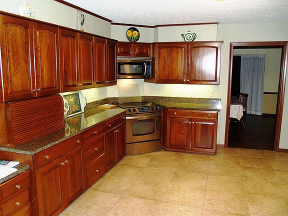 5th image of 161 Countryside Dr