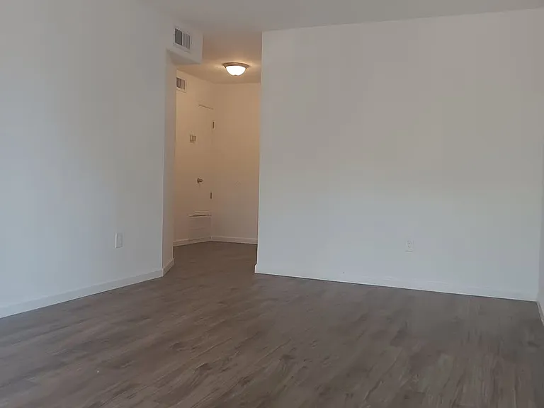 Timber Crossing Apartments — Photo 16