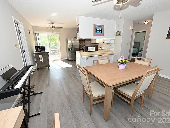 4th image of 2263 Starbrooke Dr