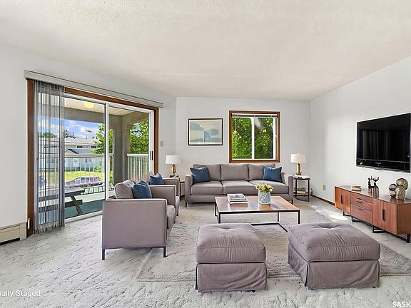 3rd image of UNIT 202-1215 Louise AVENUE
