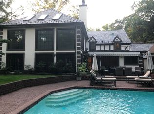 104 Ash Dr, Great Neck, NY 11021