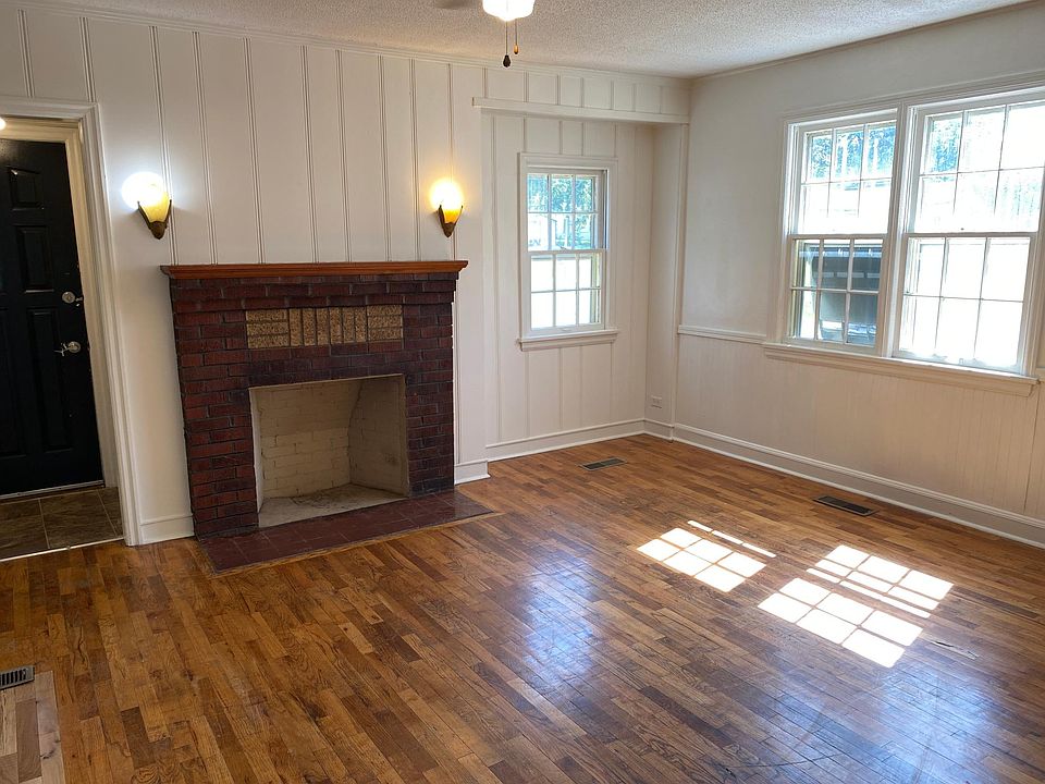 1st image of 502 W Wall St