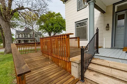 601 S Willow St — Photo 4