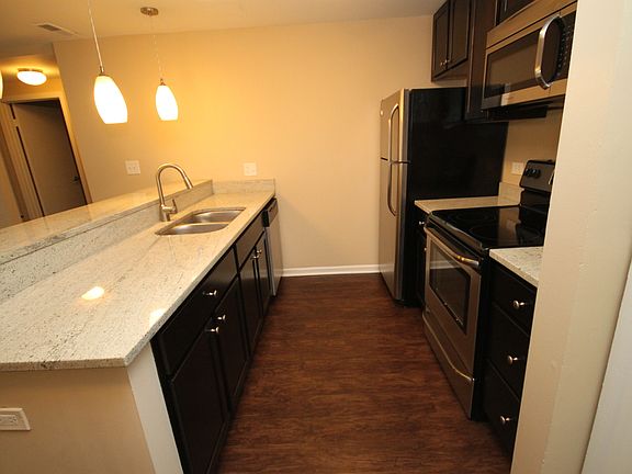 4th image of 1717 N Dayton St APT G1