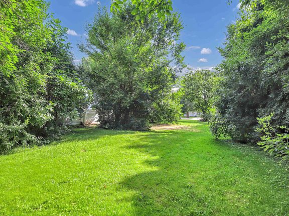 4th image of 608 S Finley Rd